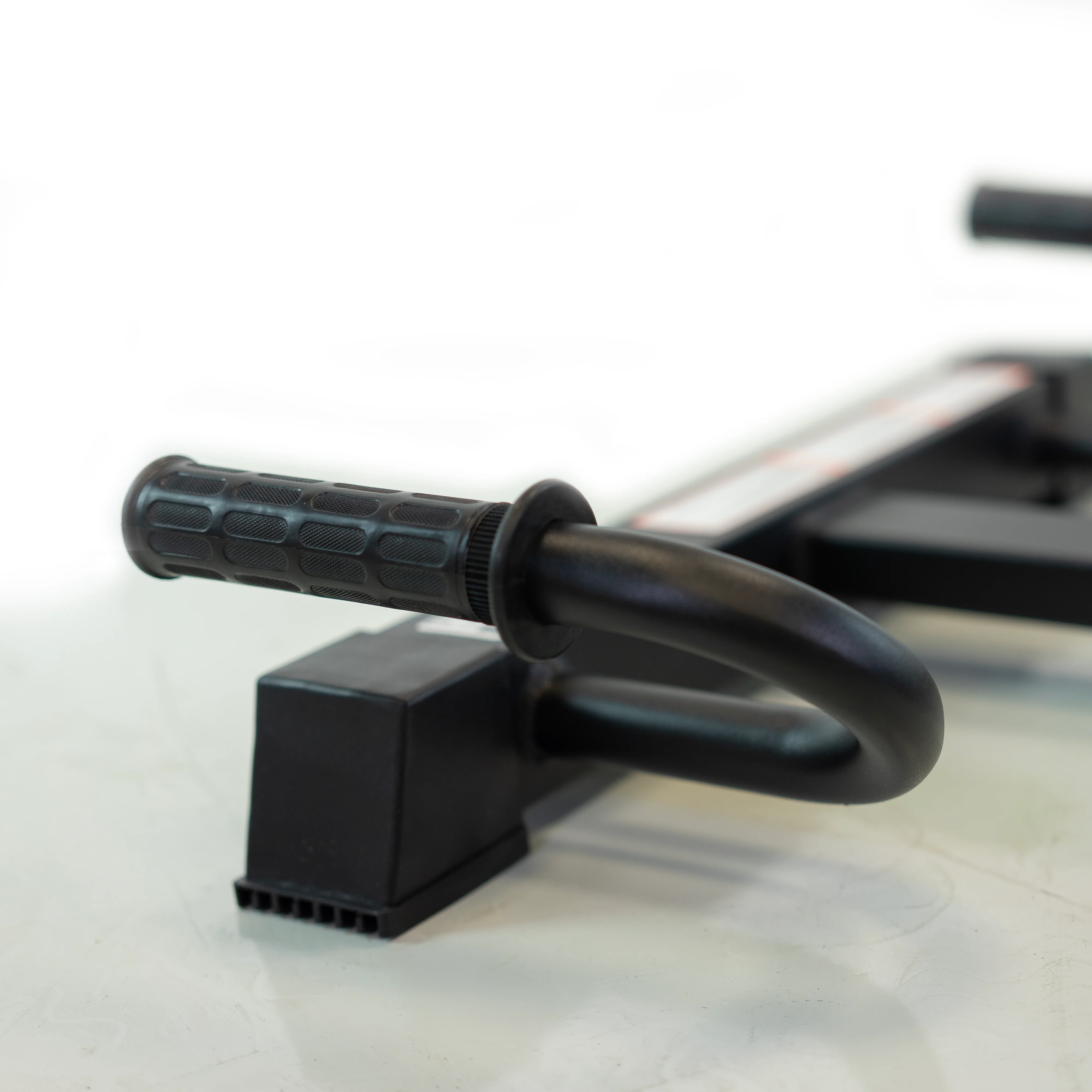 BH Fitness Squat Machine G350 - Image 3