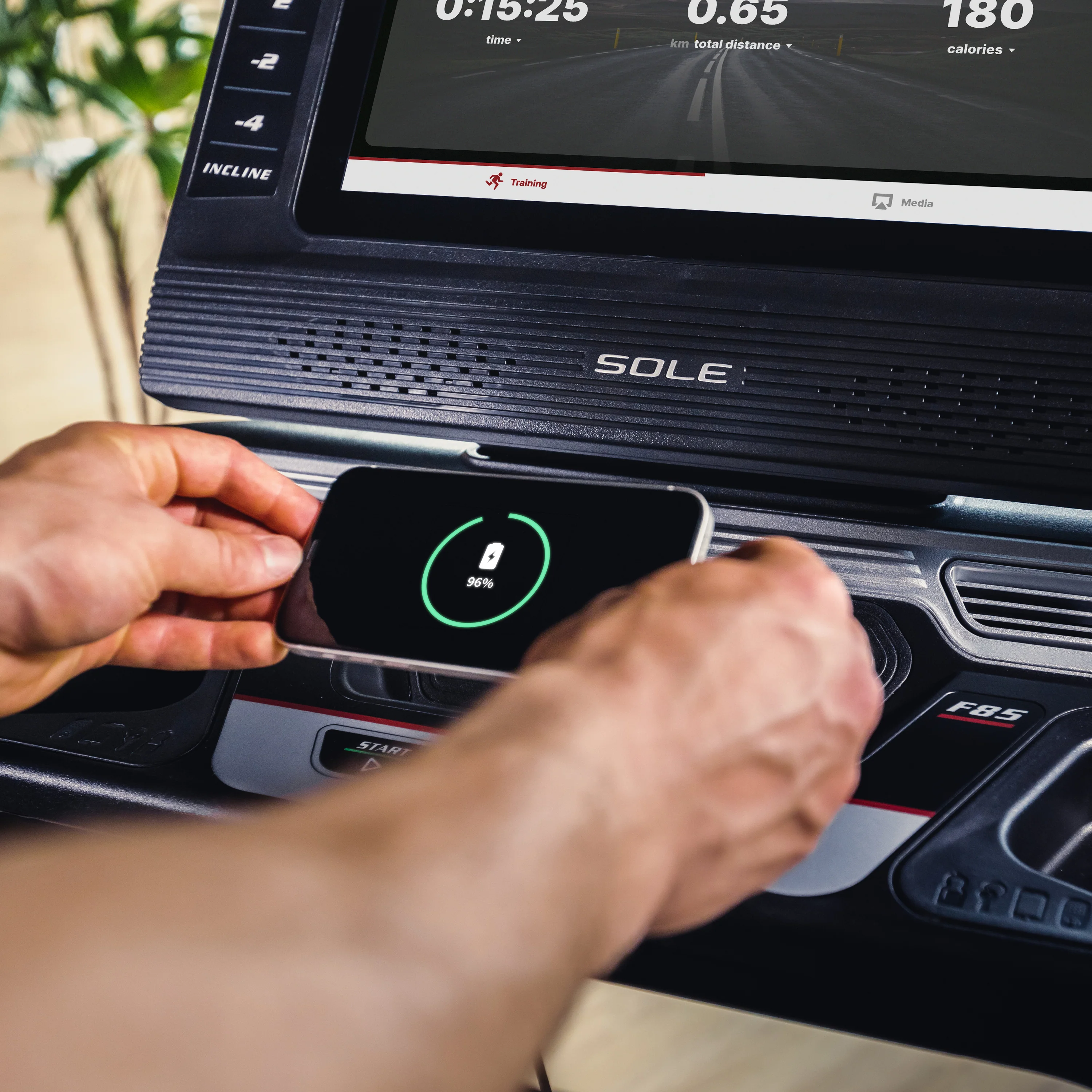 Sole Fitness Laufband F85 - Image 17