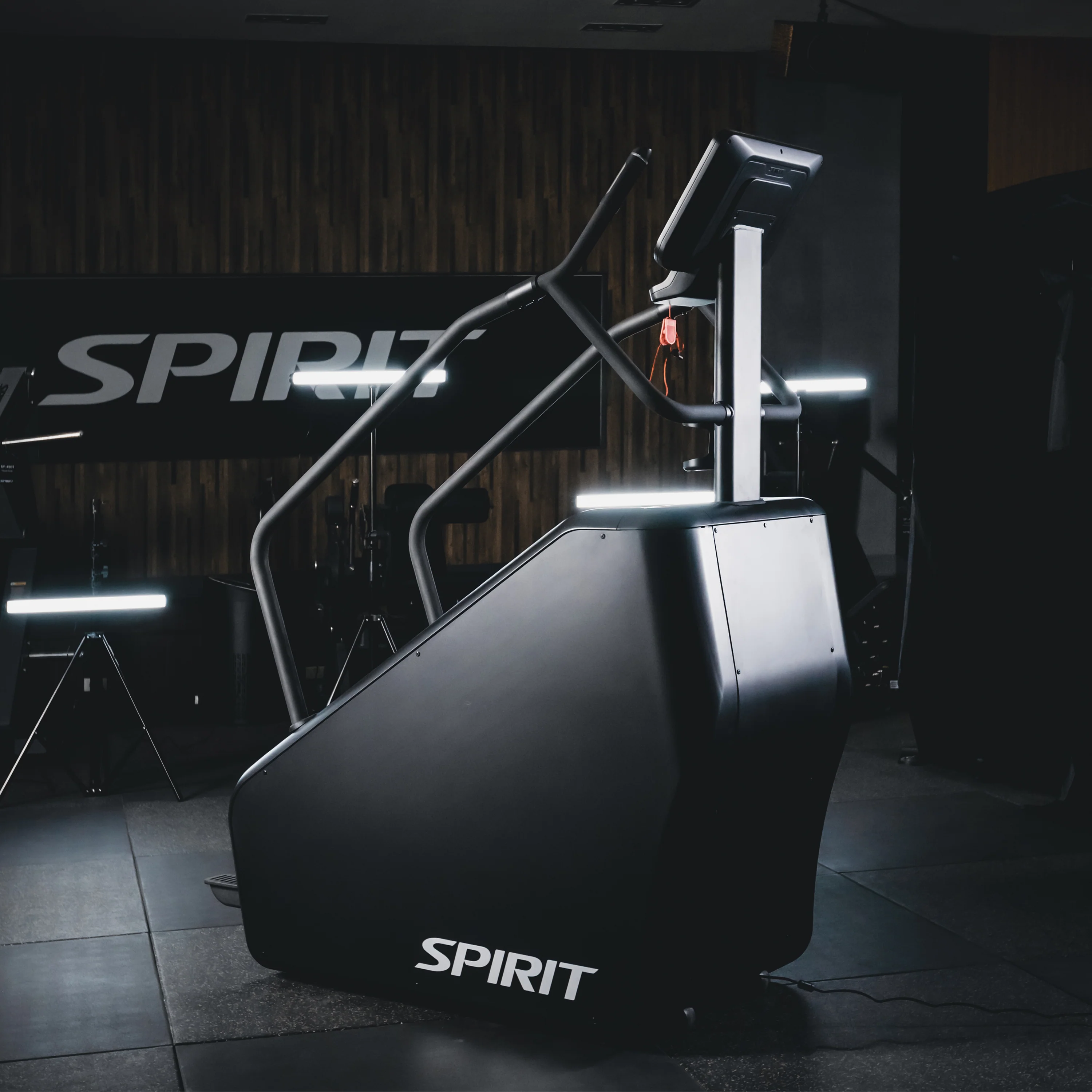 Spirit Fitness CSC980 Stair Climber - Image 9